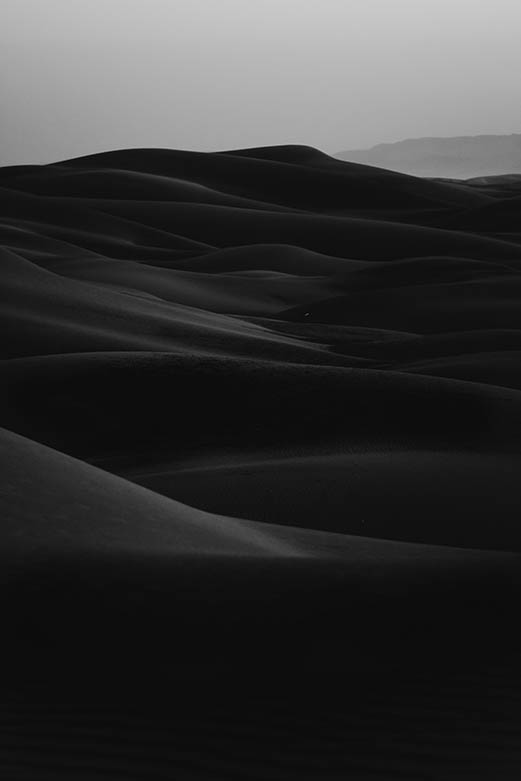 dunes de sable noir, photo noir et blanc